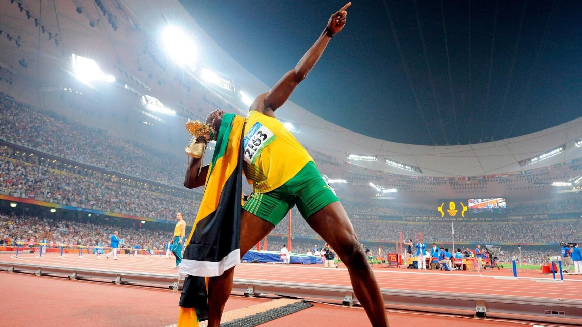 东部黑马用铁血撕碎四巨头幻梦，而那个男人正重启紫金王朝的倒计时